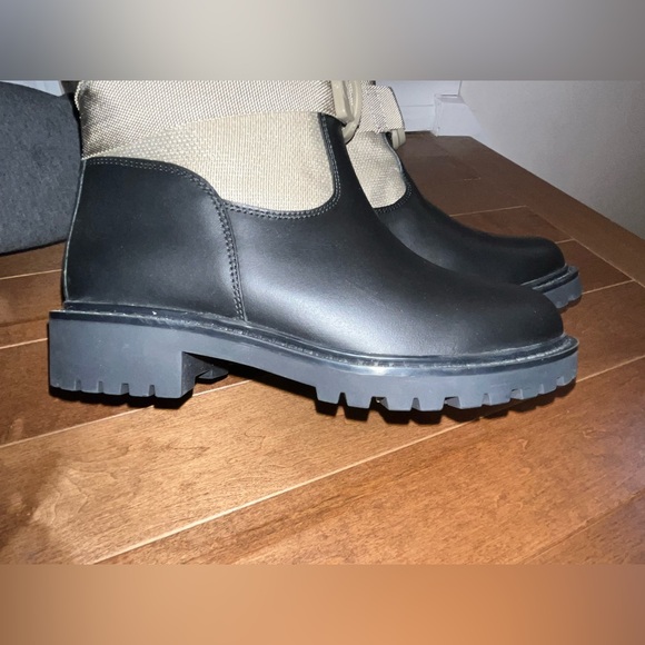 Dior Women's Black and Cream Winter Boots - Picture 8 of 15